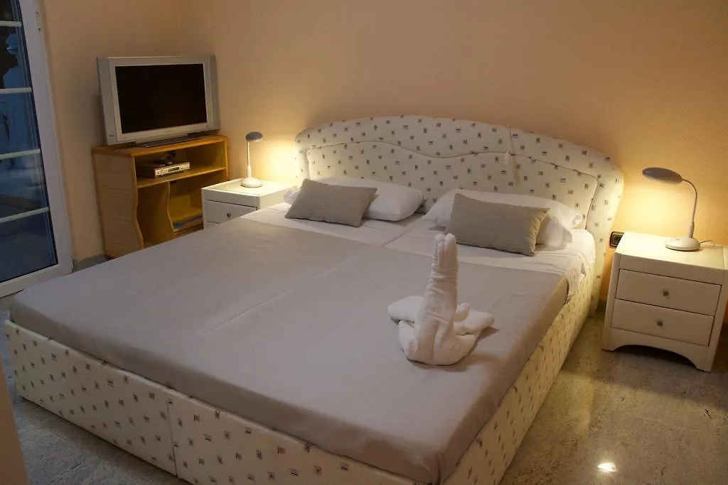 Holiday Home Calle Arigue Costa Adeje  0*, Costa Adeje (Tenerife) Spain